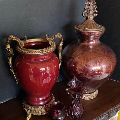 Red Mahogany Vases and Pottery Urns of Various Sizes 