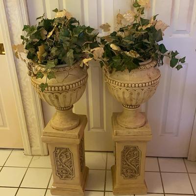 Adorable Light Weight Faux Stone Planters with Floral Display