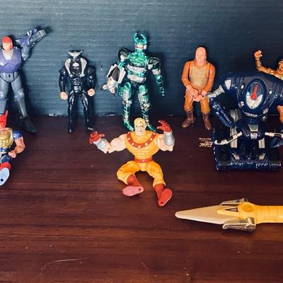 Beetleborgs, Sabretooth, Double Dragon Blaster And Other Action Figures…