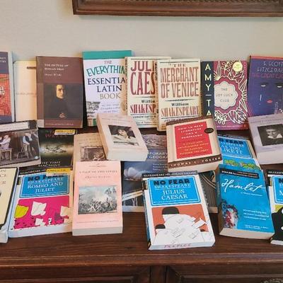 Huge Lot Of High School/ College English Class Novels, Many In New Condition