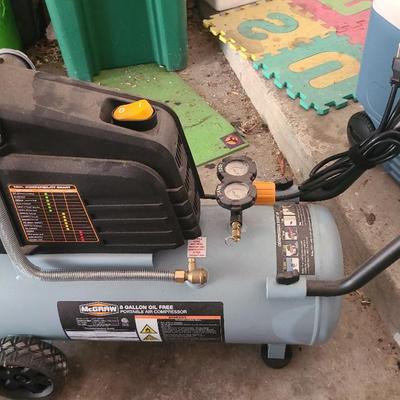 Electric Oil-free Portable Air Compressor -- Seal May Need To Be Replaced, per the owner