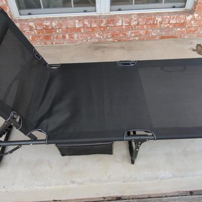 Fancy outdoor Lounge Chair/Chaise -- can also be used as a cot, Like NEW!