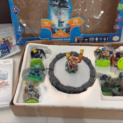 Skylanders Wii Game and Figures with Base
