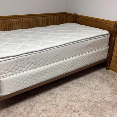 Vintage Bed Frame W/ Sealy Mattress, Twin, Box spring 