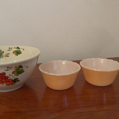 Collection Of Beautiful Vintage Bowls (1) Teleflora (2) Fire Kings 