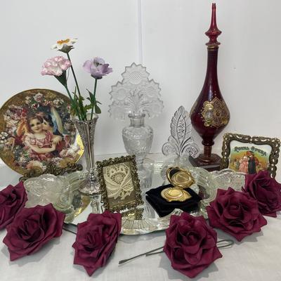 Vintage Crystal Oval Vanity With Decanter And Collector Plate
