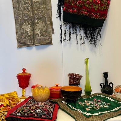 Assortment Of Vintage Items 