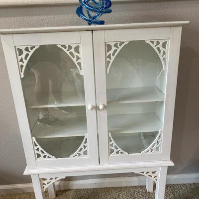 Display Cabinet & Glass Knot Sculpture