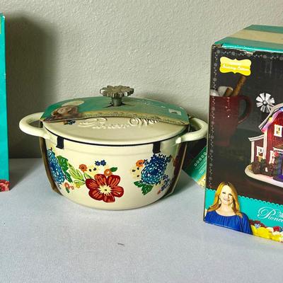 Pioneer Woman Napkins Set, Drummond Ranch And Dutch Oven