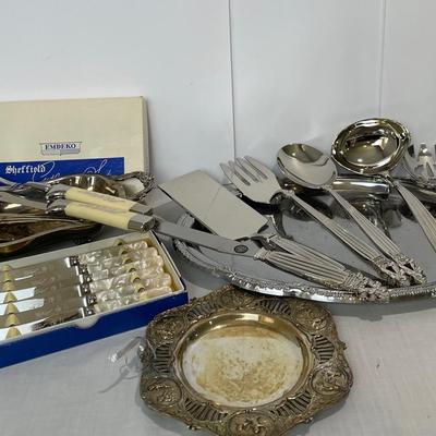 Silverplated Serving Set And Cutlery, Knives And Tray