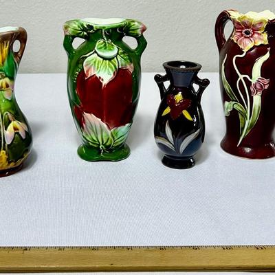 Floral themed vases with a Variety of Designs 