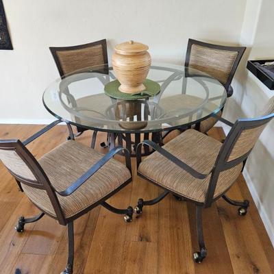 Exceptional Dining set!