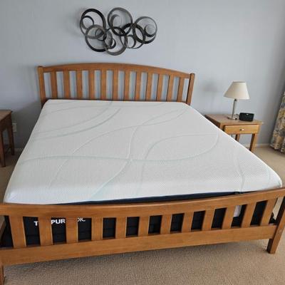 Ethan Allen King Bed With Tempur-Pedic mattress, 2 night stands and dresser!