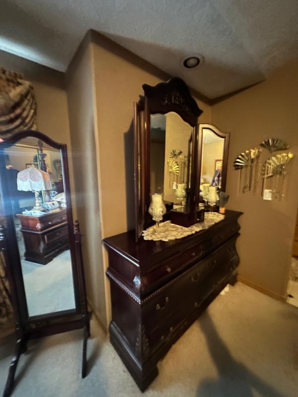 Sale Photo Thumbnail #48