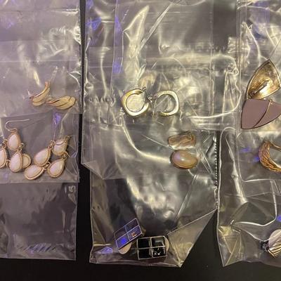 9 Pairs Of Costume Jewelry Earrings 