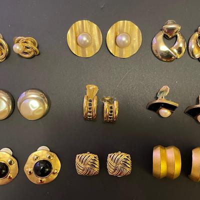 9 Pairs Of Costume Jewelry Earrings 