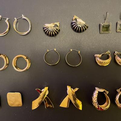 9 Pairs Of Costume Jewelry Earrings 