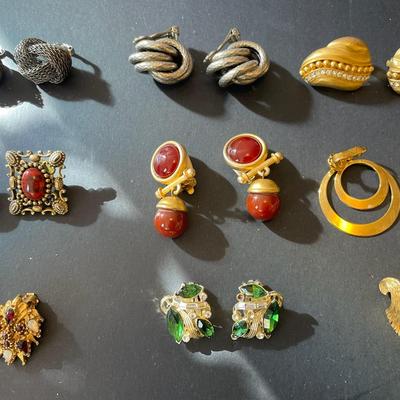 6 Pairs Of Costume Jewelry Necklaces