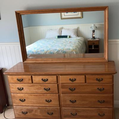 Dresser With Mirror