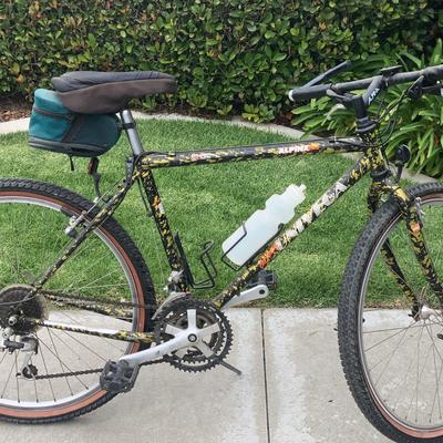Univega Alpina Uno Bike and Garage Storage Bike Rack