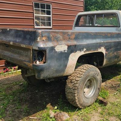 Sale Photo Thumbnail #33: Chevrolet Square body truck