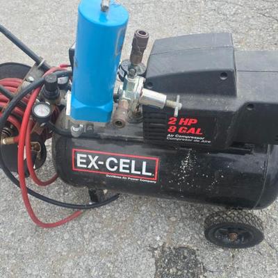 Ex-Cell 2 HP 8 Gallon Air Compressor 