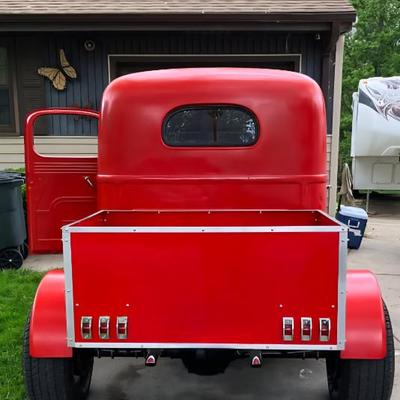 1947 International with a 305,Edelbrock 4 Barrel carb