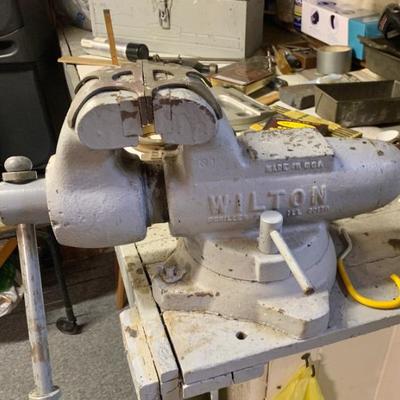 Sale Photo Thumbnail #167: Wilton Bullet vise