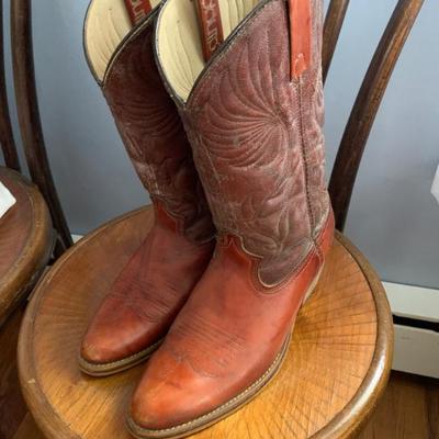 Dingo boots, size 9.5 D