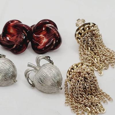 3pc Clip Earrings Sarah Coventry Pomegranate, Chain Drop, And Swirl