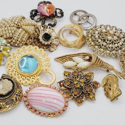 Gorgeous Craft Repair Lot Vintage Glass Rhinestone Faux Pearl And More