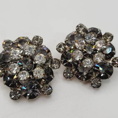 Vintage Clear And Gray 3d Rhinestone Earrings Clip On