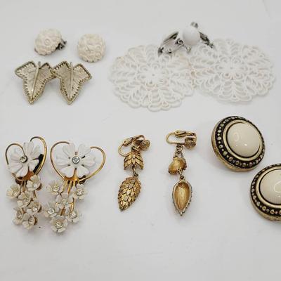 6pc Metal Rhinestone Molded Plastic Clip And Screw Back Earrings