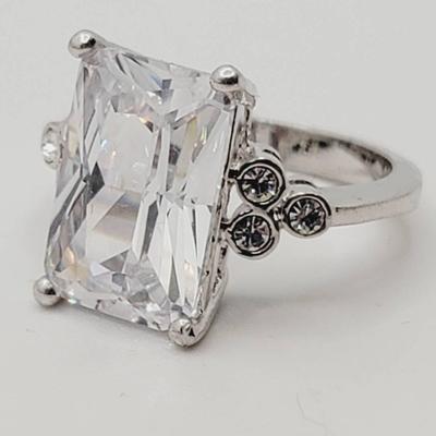 Cocktail Or Vacation Use Engagement Ring Sz 7 Faux Diamond 