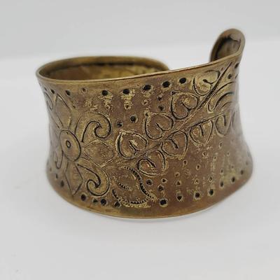 Artsy Floral And Vine Asymmetrical Tooled Metal Cuff Bracelet 