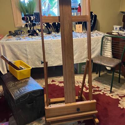 Sale Photo Thumbnail #41: Very nice full size easel