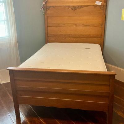 Double bed oak