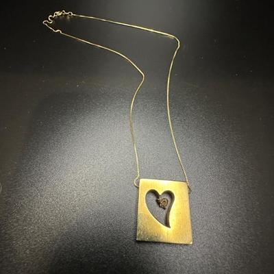 18k gold necklace with diamond 