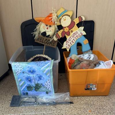 Pc215 mystery lot seasonal decor