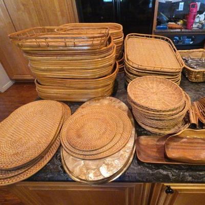 Pc230 bamboo patio serving trays and placemats