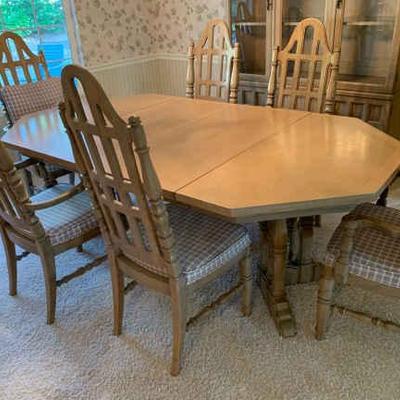 Pc232 thomasville dining table and chairs