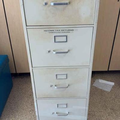 Pc202 filing cabinet on wheels