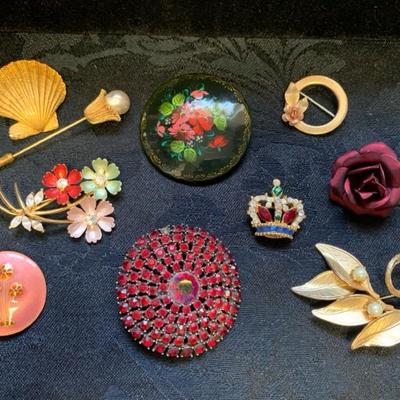 Pc159 red brooches