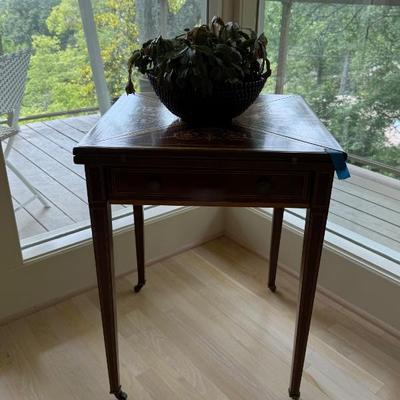 Handkerchief table