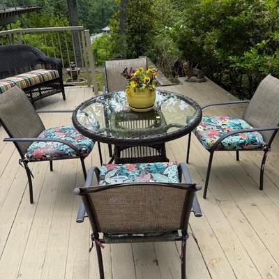 Outdoor dining set