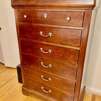 Drexel chest of drawers 