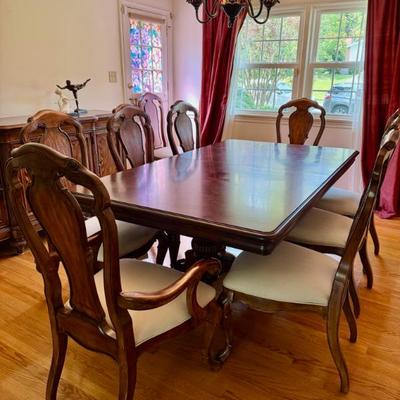 Sale Photo Thumbnail #104: Thomasville table and chairs and chandelier 