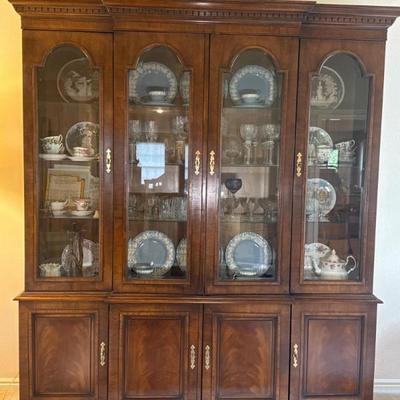 Gorgeous Drexel China Hutch (online)