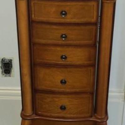 https://auctions4america.proxibid.com/Auctions-4-America/12-000-Square-Ft-Estate-Coming-Down/event-catalog/280609