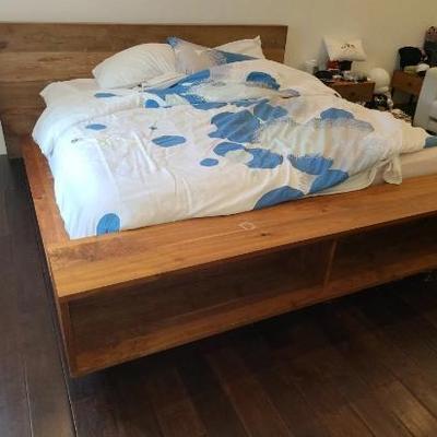 https://auctions4america.proxibid.com/Auctions-4-America/12-000-Square-Ft-Estate-Coming-Down/event-catalog/280609